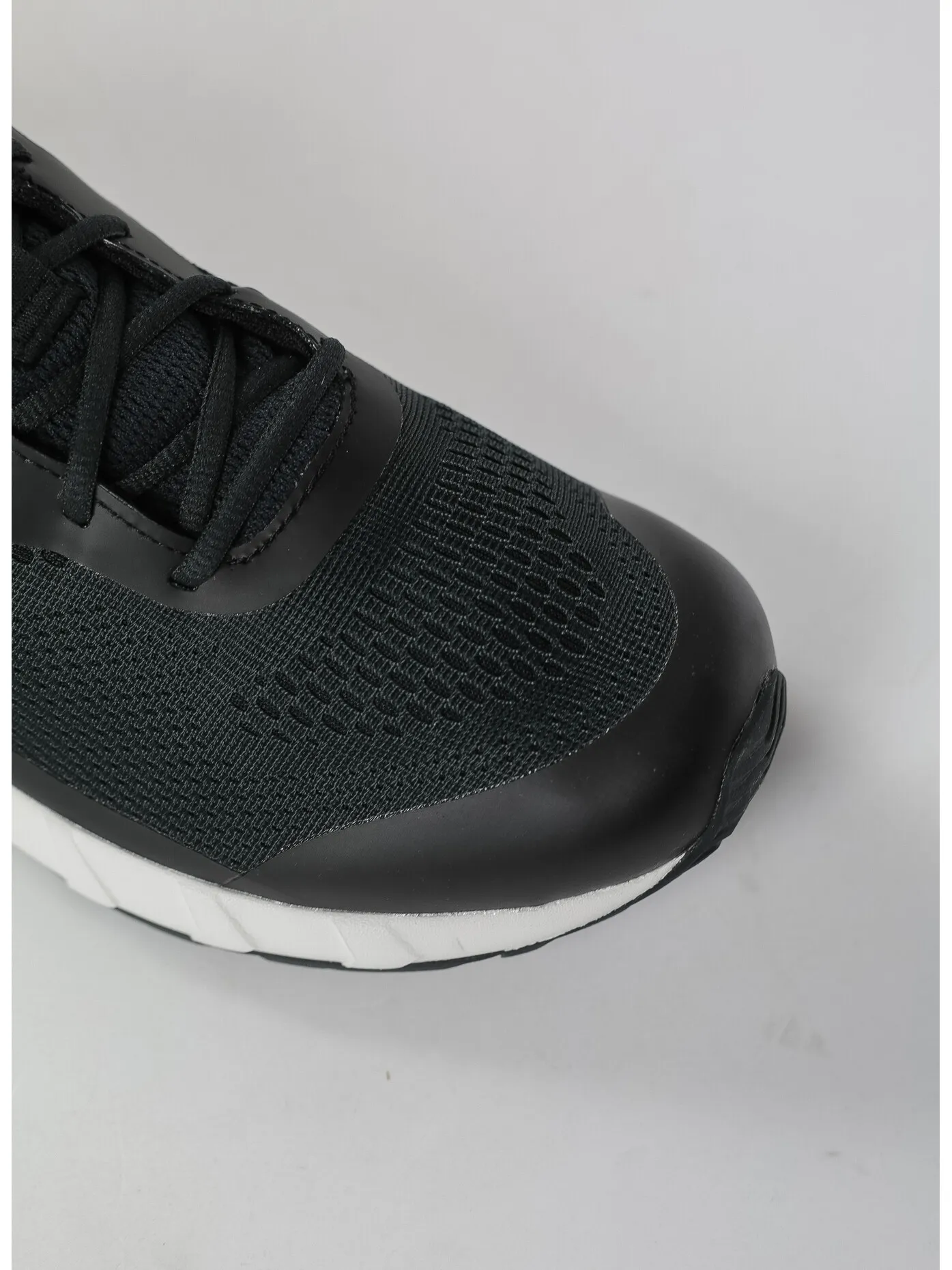     -ZERO C.    -SCARPA HELSFYR GTX-