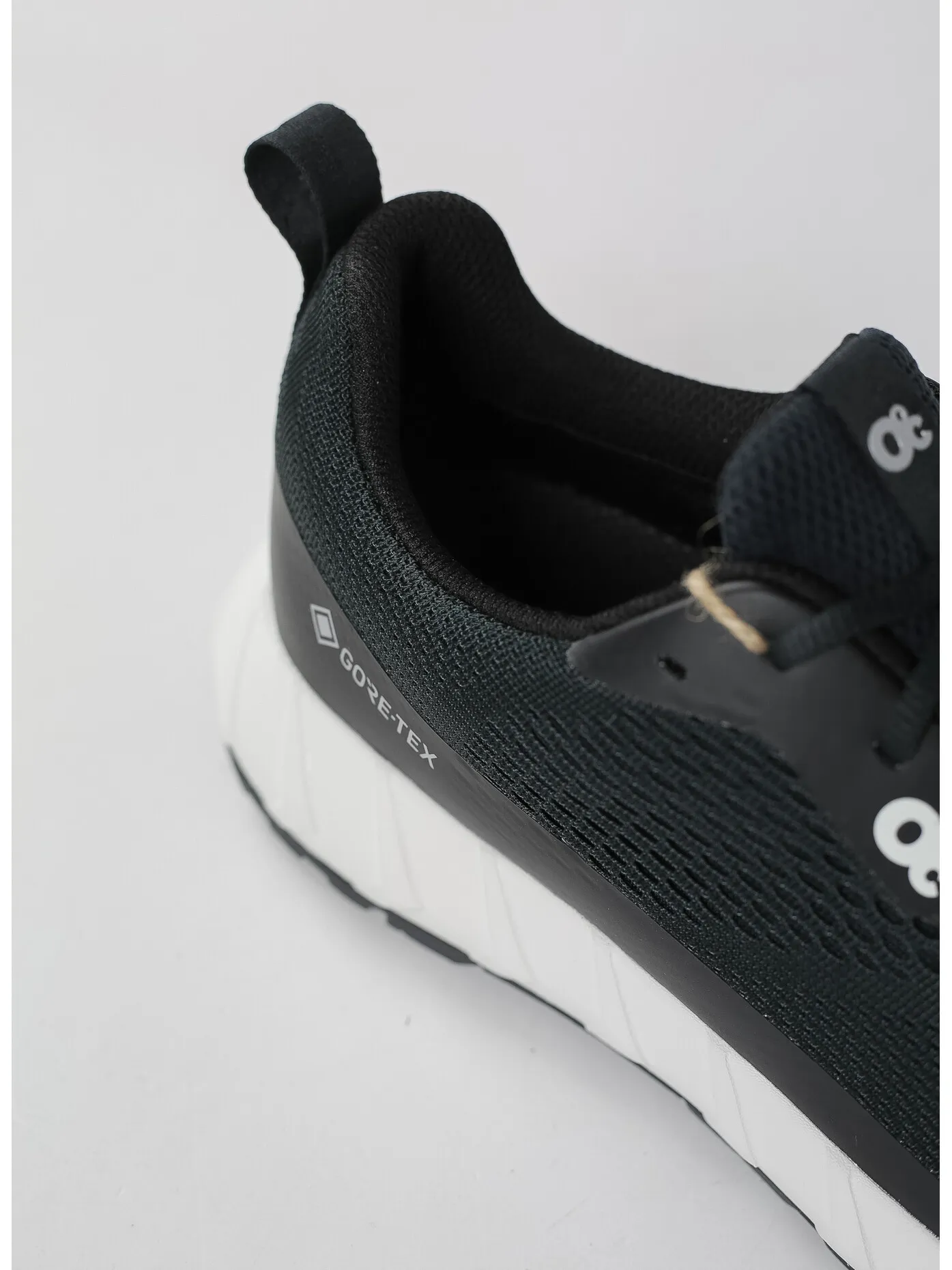     -ZERO C.    -SCARPA HELSFYR GTX-