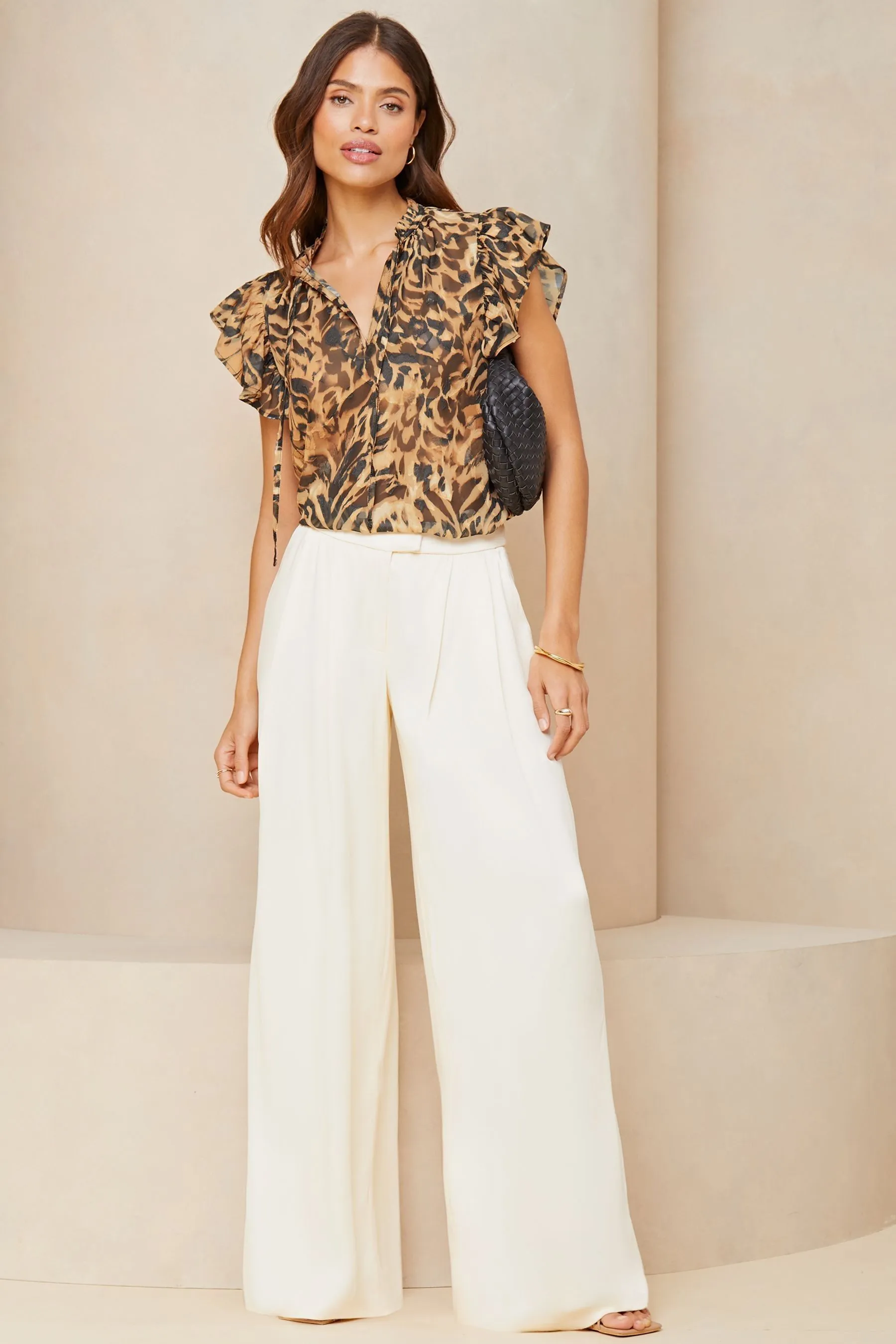 Blusa Lipsy Ruches Scollo a V allacciata sul davanti con maniche  Ruches