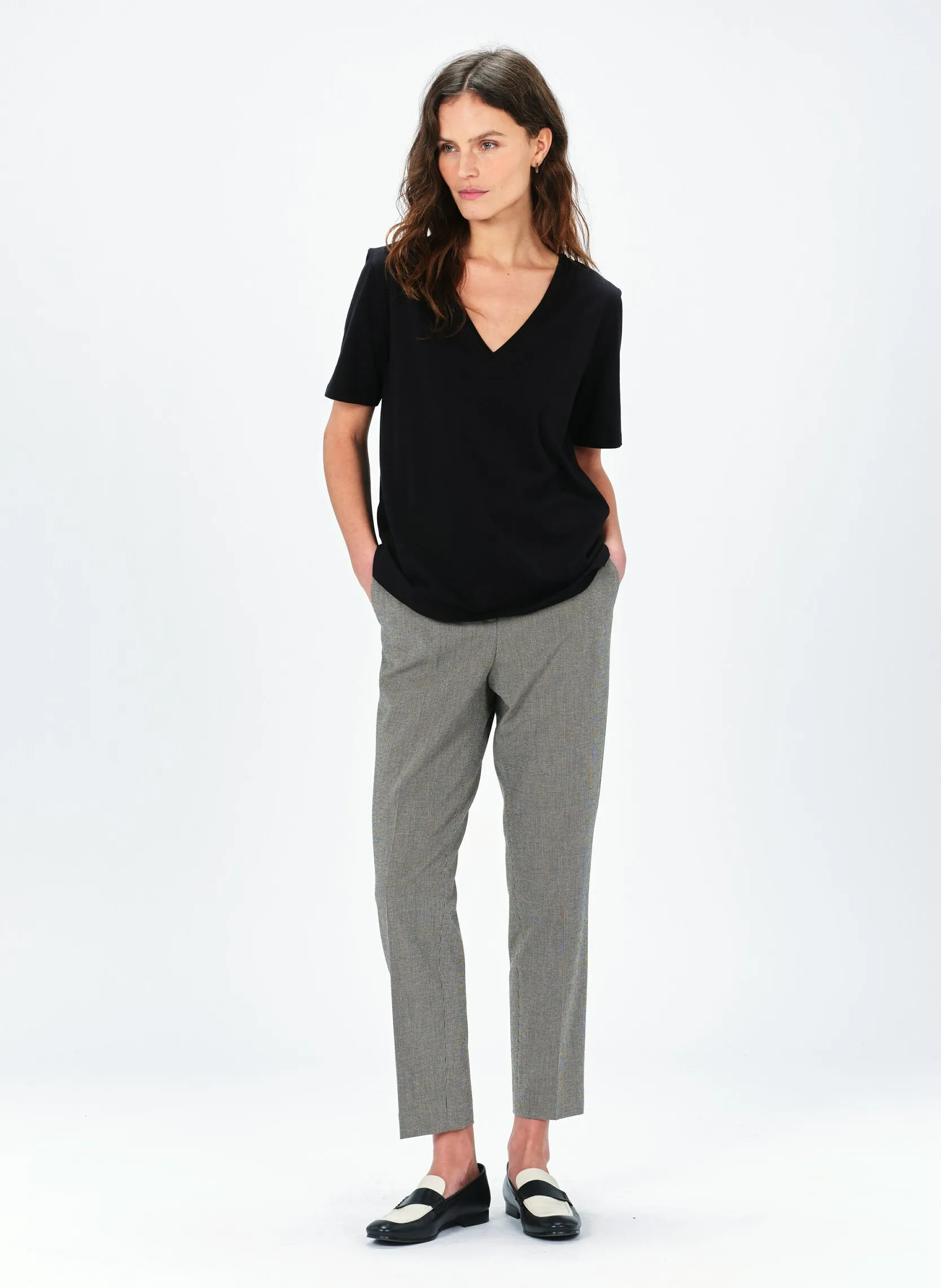  CAROLL   TSALLY - T-shirt scollo a V in cotone | Nero