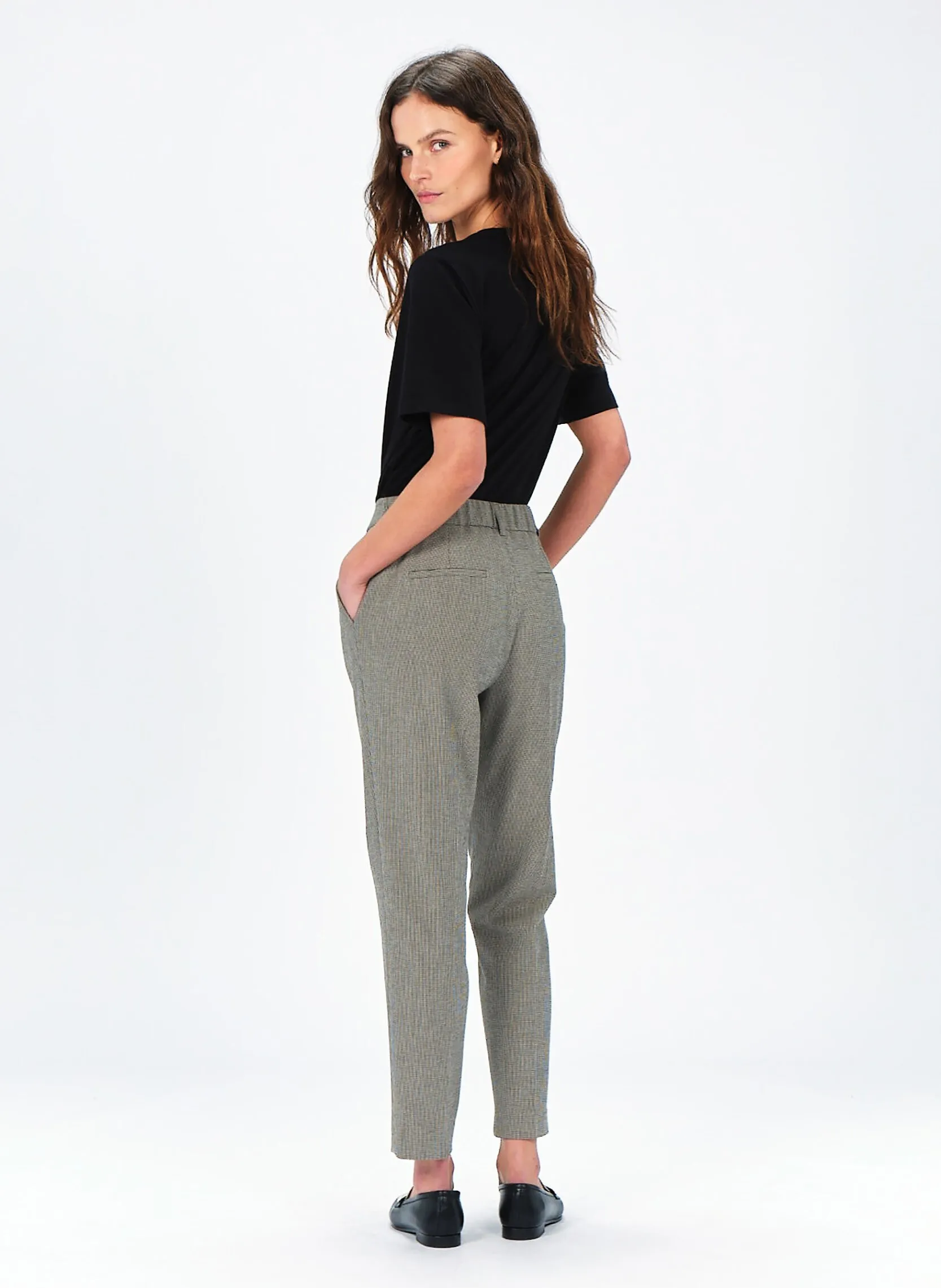  CAROLL   TSALLY - T-shirt scollo a V in cotone | Nero