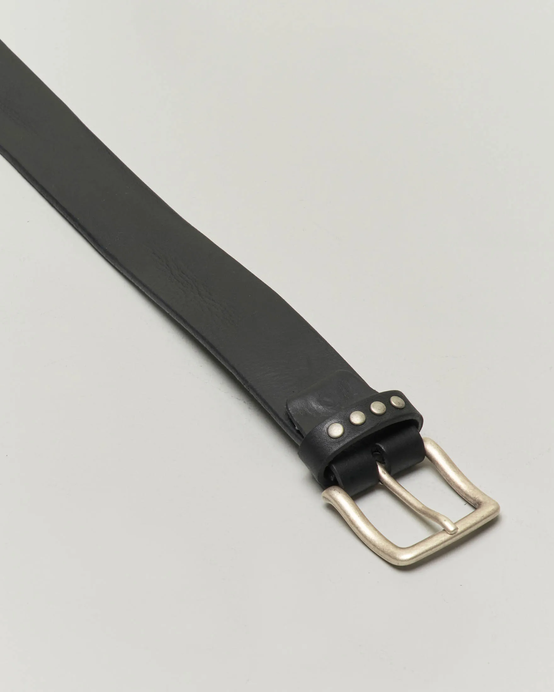 Cintura nera in pelle con borchie