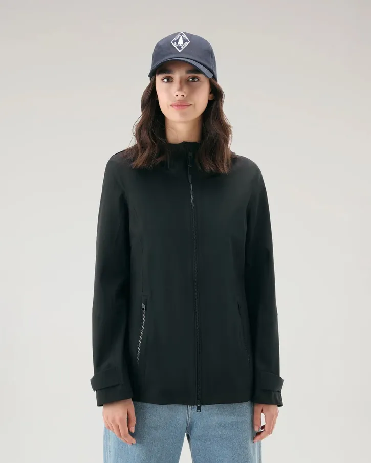 Giubbino impermeabile Leavitt nero in tessuto Light Stretch con cappuccio