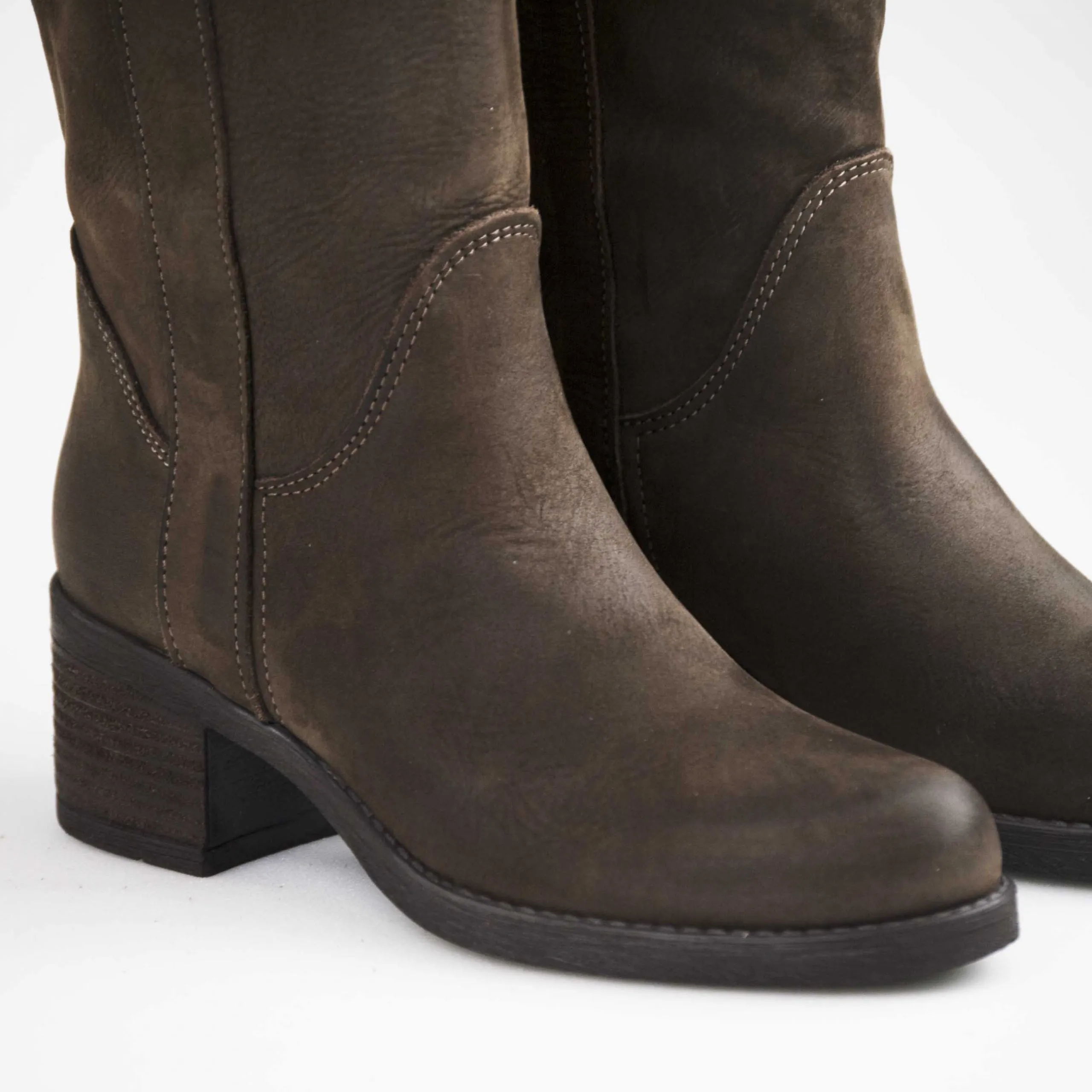 Hubs Stivale Camperos in nabuck marrone 7981