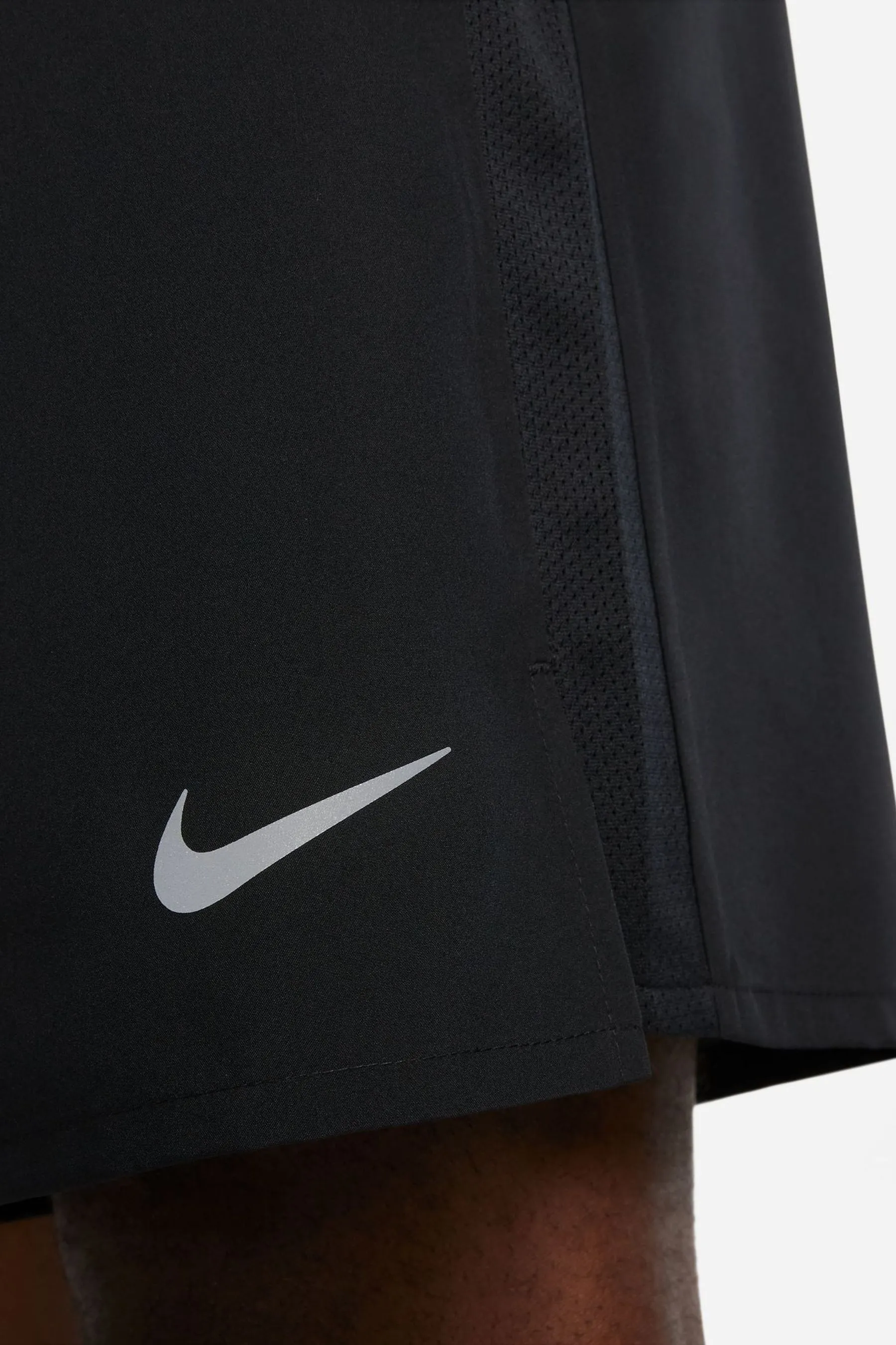 Nike - Dri-FIT Challenger - Shorts da running senza fodera    