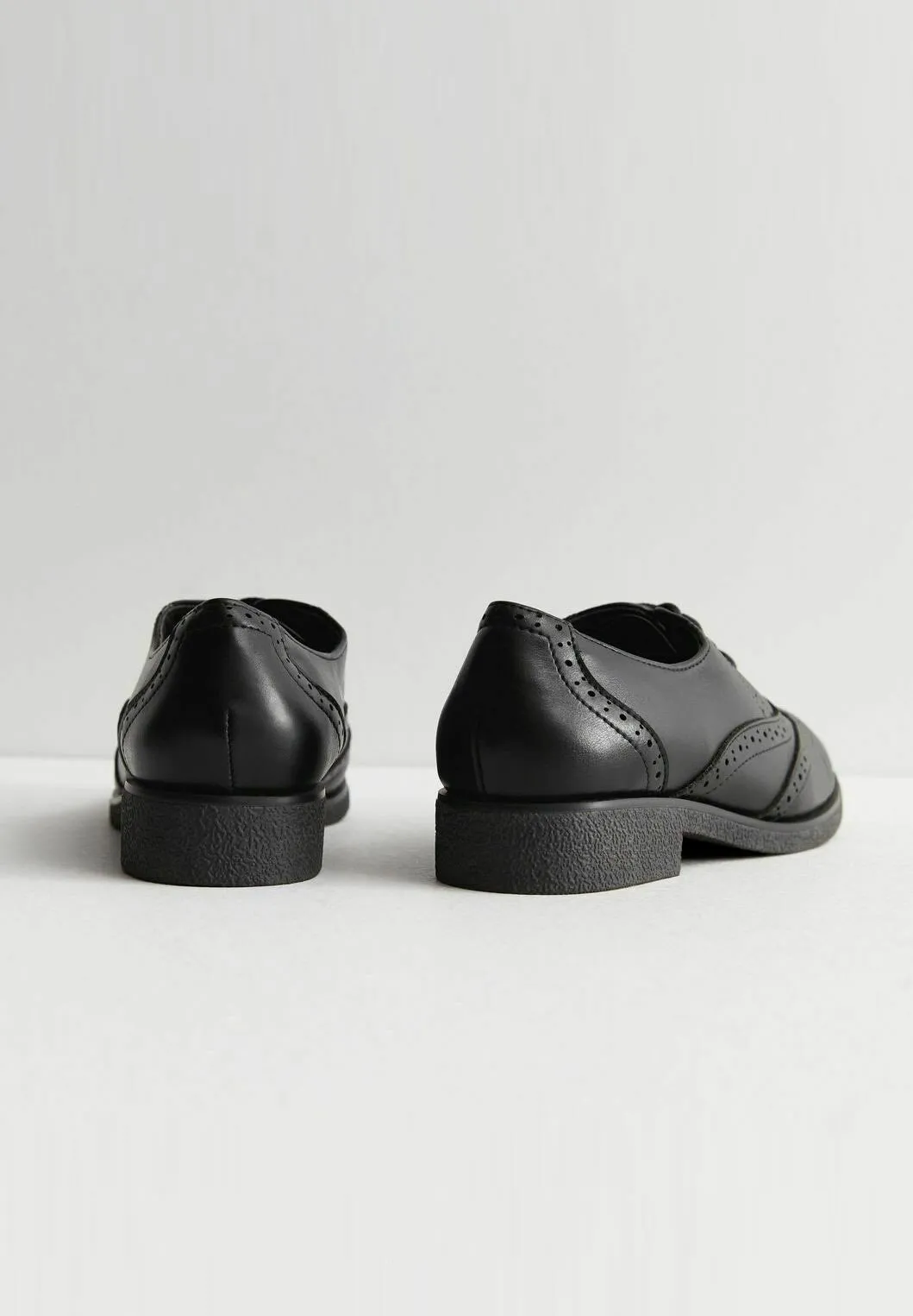 PERFORATED BROGUES - Stringate