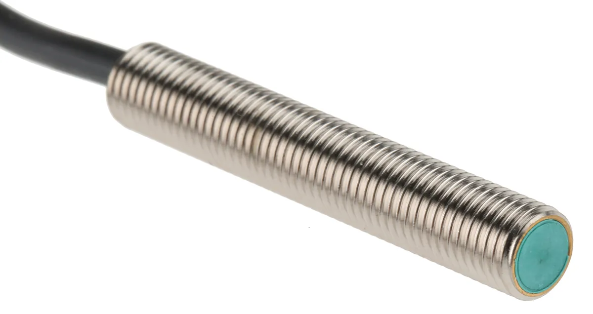Sensore di prossimità Cilindro filettato Pepperl + Fuchs, M8, rilevamento 2 mm, da 10 → 30 V c.c.