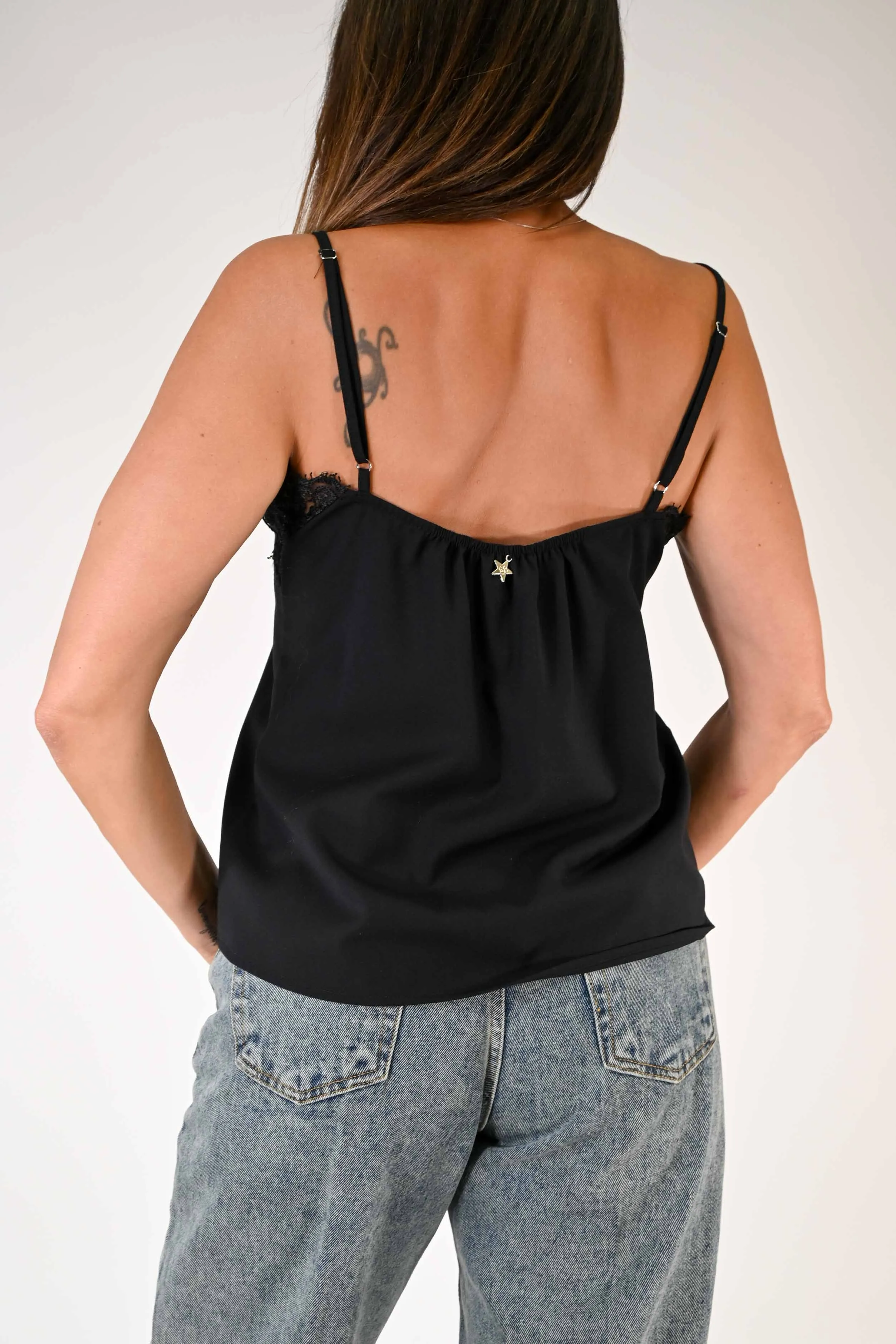 TOP CON INSERTO PIZZO E SPALLINA REGOLABILE NERO